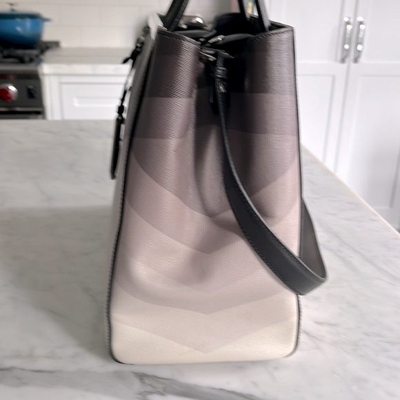 FENDI 2Jours Medium Elite Tote Bag in Black Degrade - Picture 10 of 13